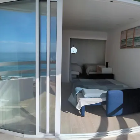 The View - Modern 1 Bed Flat Beachfront Portimão
